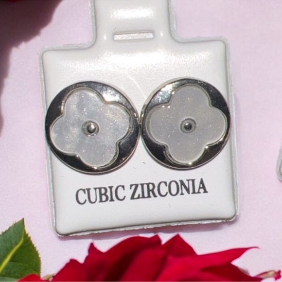 Cubic Zirconia Mother of Pearl Flower/Star & Clover Earrings Gold/Silver - Picture 6 of 12